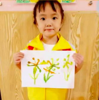 小班艺术领域美术活动 | 棉签画《菊花》-幼师课件网第7张图片