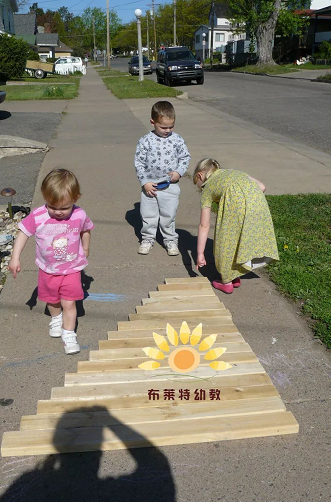 看国外幼儿园如何带给孩子玩转音乐-幼师课件网第12张图片