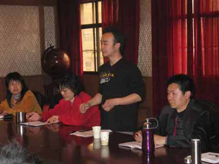 郑州师范“幼师叔叔”回校座谈 指点学弟成长-幼师课件网第1张图片