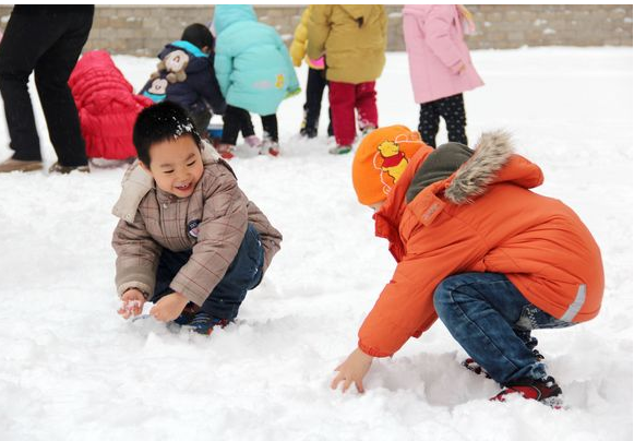 大班健康活动：雪天安全-幼师课件网第1张图片