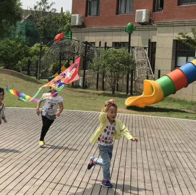 中班主题活动《飞呀飞》飞呀飞呀，我的骄傲放纵~-幼师课件网第7张图片