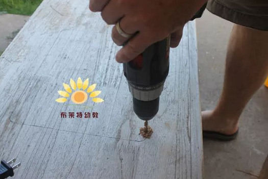 户外游戏 | 看国外幼儿园如何利用废物改造户外游戏-幼师课件网第10张图片