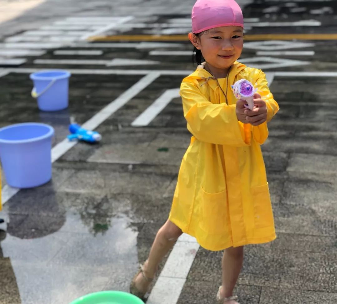 暑期活动 | 打水枪当天降温加下雨怎么办？-幼师课件网第48张图片