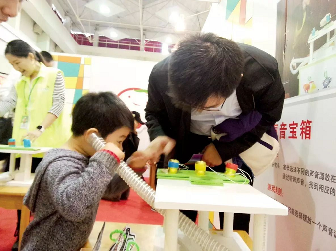 科学实验 | 土豆发电、自制龙卷风、磁铁寻宝…放假在家玩游戏-幼师课件网第5张图片