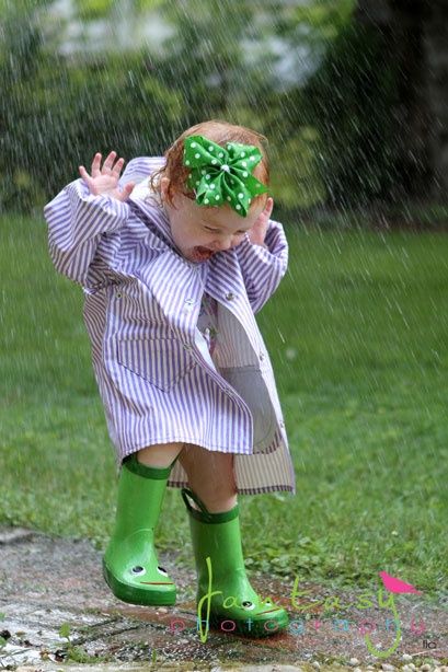 细雨 | 下雨天只会睡觉？这十个游戏给你和孩子雨天的专属浪漫-幼师课件网第5张图片