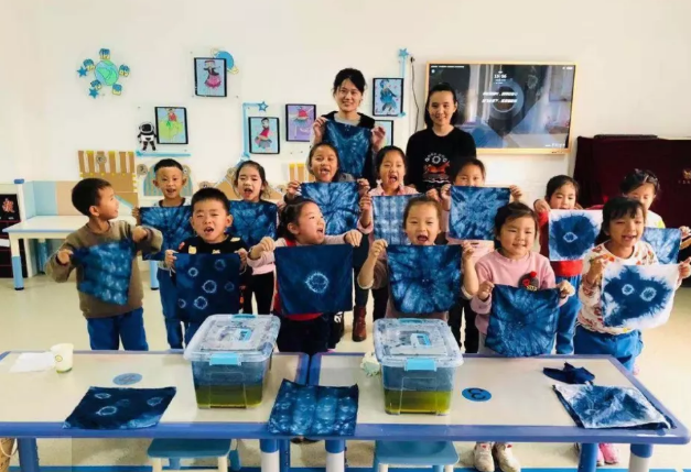 中班艺术领域美术活动 |《有趣的扎染》-幼师课件网第26张图片