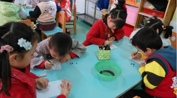 幼儿园大班数学教案：豆孩子排队-幼师课件网第4张图片