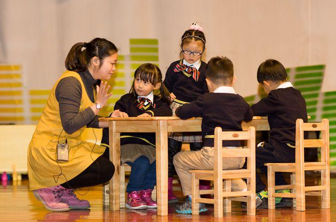 案例分析 | 孩子们天马行空，如何巧妙化解师幼互动时的“尴尬”？-幼师课件网第2张图片