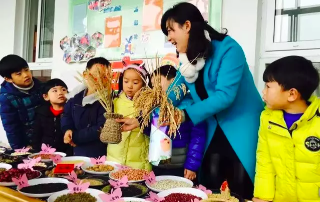 腊八节活动集锦 | 除了煮粥泡蒜，你还能这么玩~（附PPT）-幼师课件网第6张图片