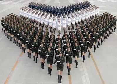 国庆节中班教案《小小阅兵式》，用游戏的方式培养爱国精神！-幼师课件网第2张图片