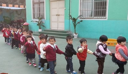 幼儿园托班、小班亲子游戏大全-幼师课件网第4张图片