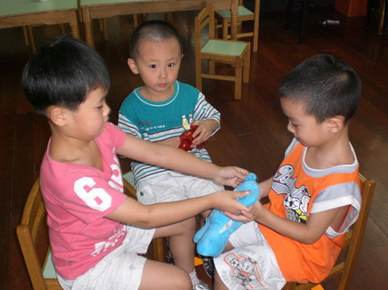 开学活动 | 交换玩具，爱上幼儿园-幼师课件网第4张图片