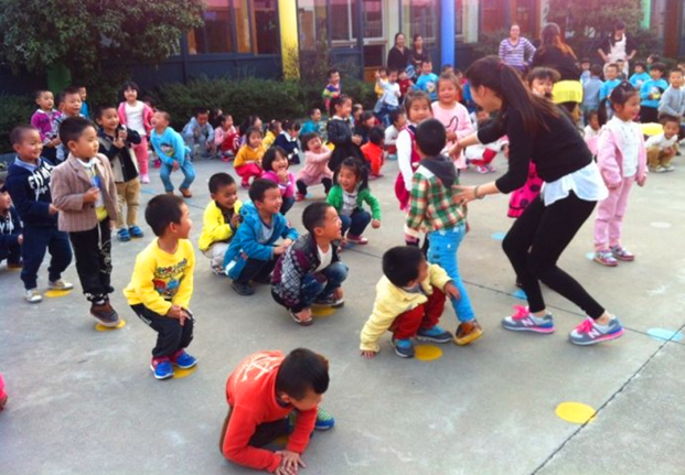 幼儿园传统室内外体育游戏集-幼师课件网第4张图片