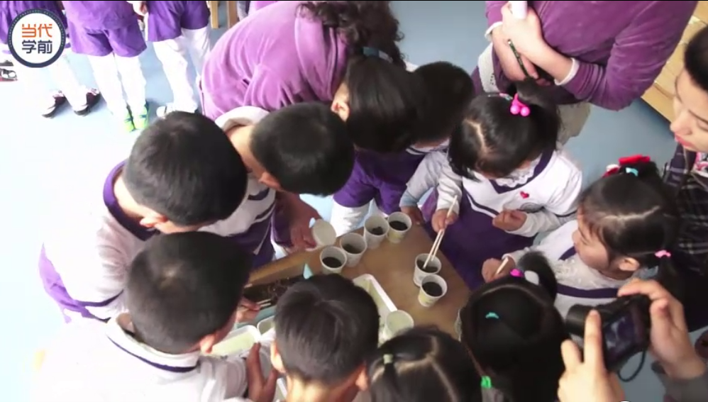 获奖公开课视频 | 大班科学领域科学活动《认识蚯蚓》-幼师课件网第3张图片