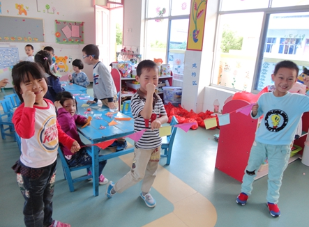 创造性课程 | 中班数学教案及反思——图形变变变-幼师课件网第4张图片