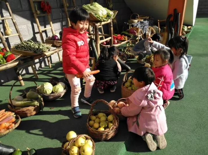 教案 | 大班艺术领域美术活动《秋天的颜色》-幼师课件网第6张图片