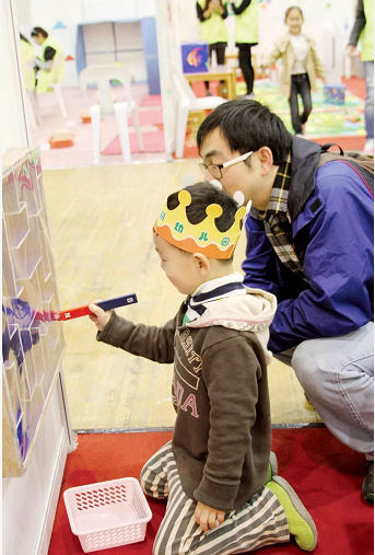 科学实验 | 土豆发电、自制龙卷风、磁铁寻宝…放假在家玩游戏-幼师课件网第13张图片