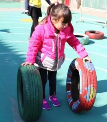 室内外游戏 | 这个冬天，把轮胎搬进室内吧~-幼师课件网第5张图片