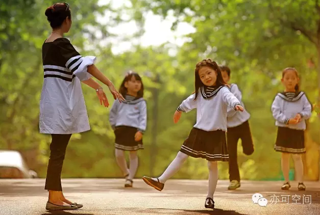 还没拍毕业照的有福了，这样拍太有创意了-幼师课件网第42张图片