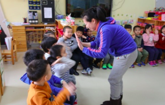 中班语言游戏《从头动到脚》 | 姚静-幼师课件网第11张图片