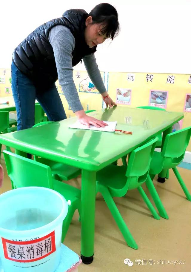 在幼儿园 | 孩子一天在园用几条小毛巾，爸爸妈妈知道吗？-幼师课件网第24张图片