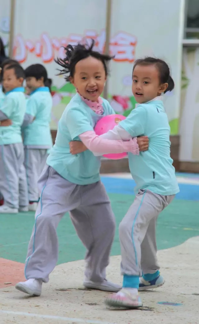 幼儿园里如何举办一场成功的运动会？-幼师课件网第8张图片