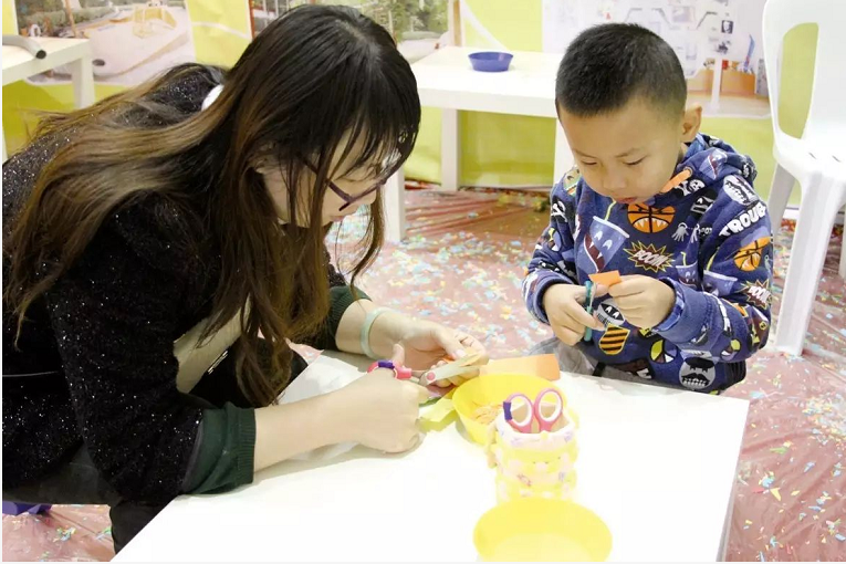 科学实验 | 土豆发电、自制龙卷风、磁铁寻宝…放假在家玩游戏-幼师课件网第15张图片