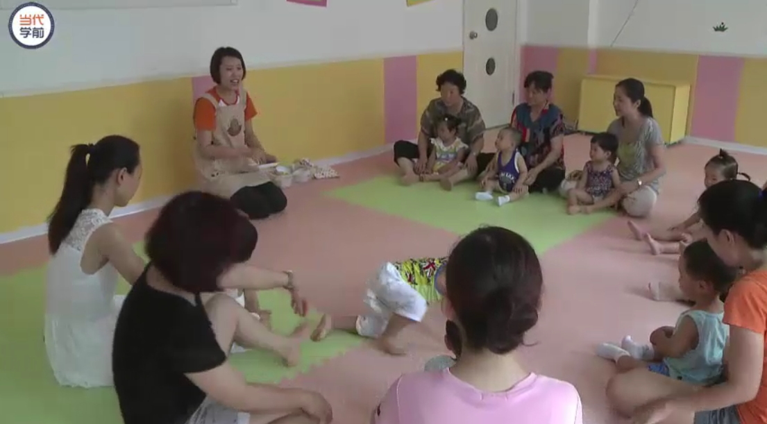 获奖公开课视频 | 16-18个月亲子活动《冰糖葫芦》-幼师课件网第2张图片