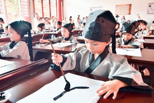 二月二日新雨后，青龙抬头春耕始-幼师课件网第6张图片