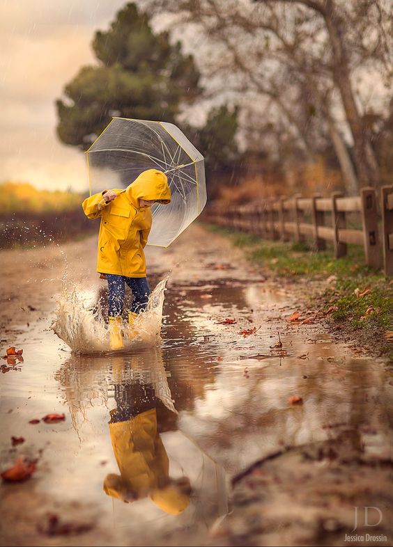 细雨 | 下雨天只会睡觉？这十个游戏给你和孩子雨天的专属浪漫-幼师课件网第12张图片