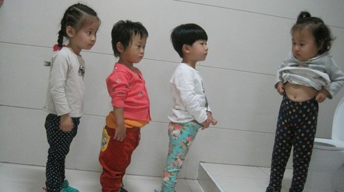 小班主题活动《我爱我家》——生活活动篇-幼师课件网第2张图片