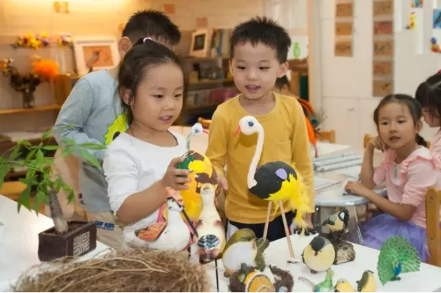 幼儿园一日活动指引，生活、体育、游戏、学习一个都不能少-幼师课件网第1张图片