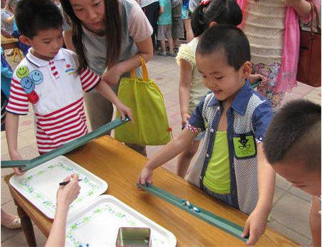 大班科学活动：《会翻跟头的小胶囊》-幼师课件网第4张图片
