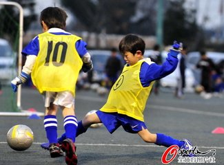 足球儿歌8首-幼师课件网第10张图片