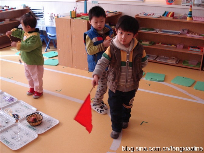 蒙氏教案：持物走线+后续活动-幼师课件网第2张图片