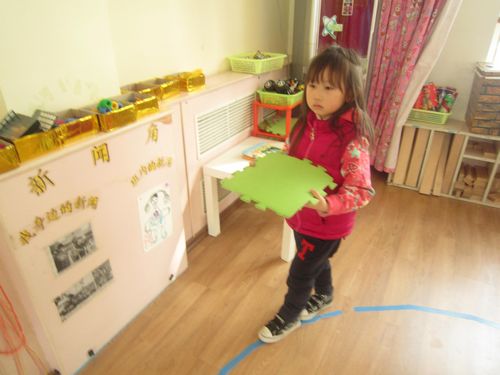 蒙氏教案：持物走线+后续活动-幼师课件网第1张图片