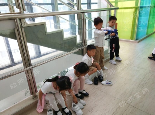 深度学习活动 | 怎么换鞋才能不挤不碰呢？-幼师课件网第12张图片