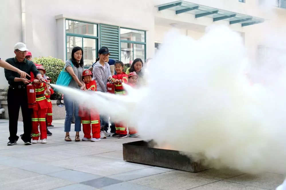 幼儿园发生火灾时，怎么办？逃生必备小知识学起来~-幼师课件网第14张图片