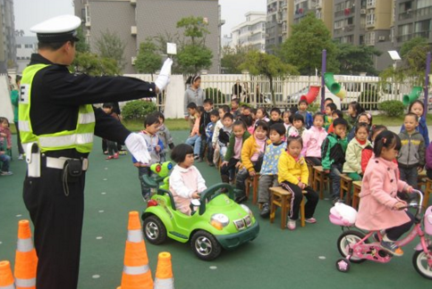 幼儿表演游戏中，教师“演”啥？-幼师课件网第2张图片