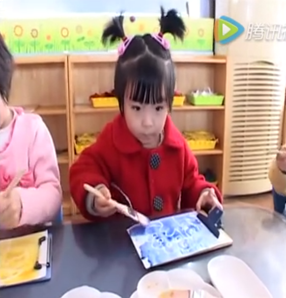 优秀公开课视频 | 小班艺术领域美术活动《颜色小精灵》-幼师课件网第3张图片