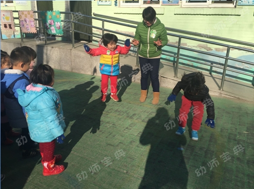 小班体育活动说课稿《快乐的小青蛙》-幼师课件网第6张图片