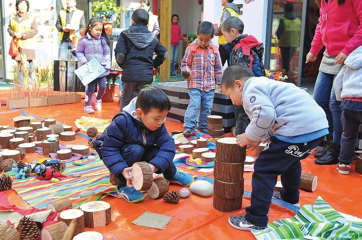 没想到在幼儿园，美术还能这么“玩”！-幼师课件网第16张图片