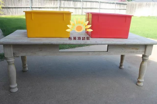 户外游戏 | 看国外幼儿园如何利用废物改造户外游戏-幼师课件网第8张图片