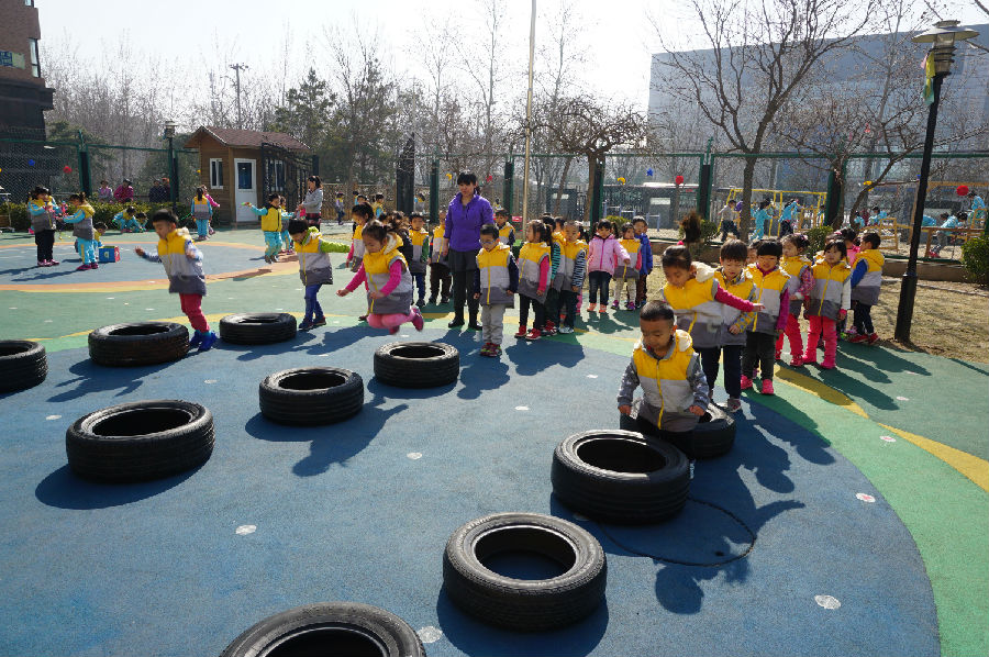 室内外游戏 | 这个冬天，把轮胎搬进室内吧~-幼师课件网第9张图片