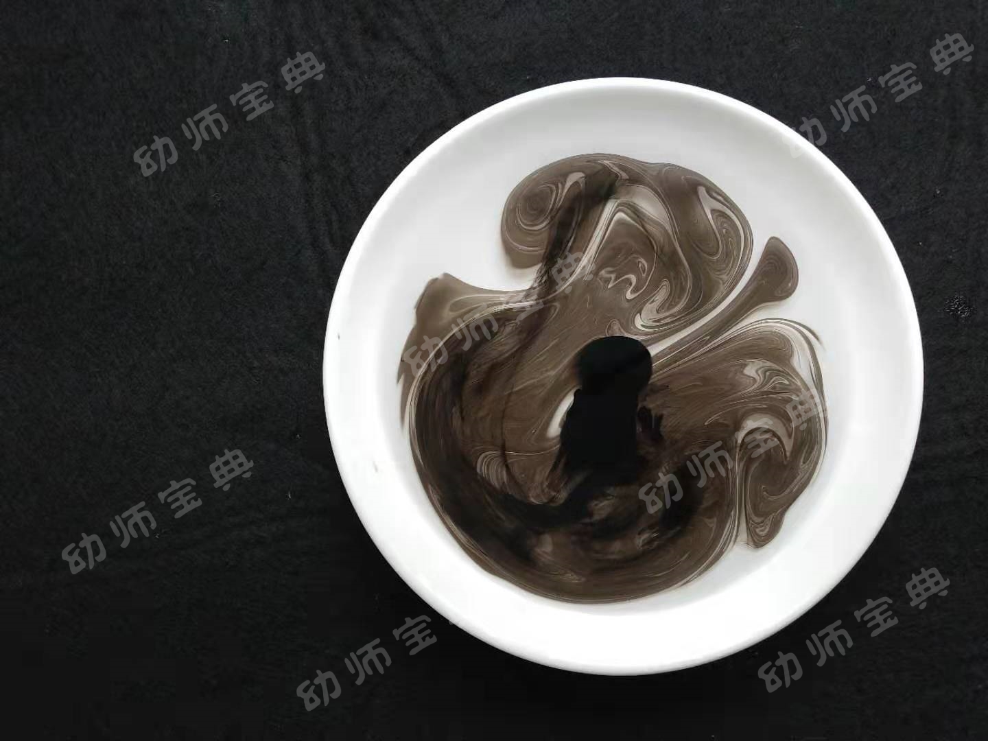 国画启蒙(二) | 墨色氤氲，来和水墨做游戏-幼师课件网第12张图片