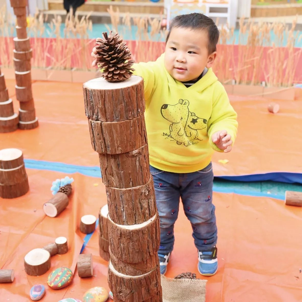 没想到在幼儿园，美术还能这么“玩”！-幼师课件网第15张图片