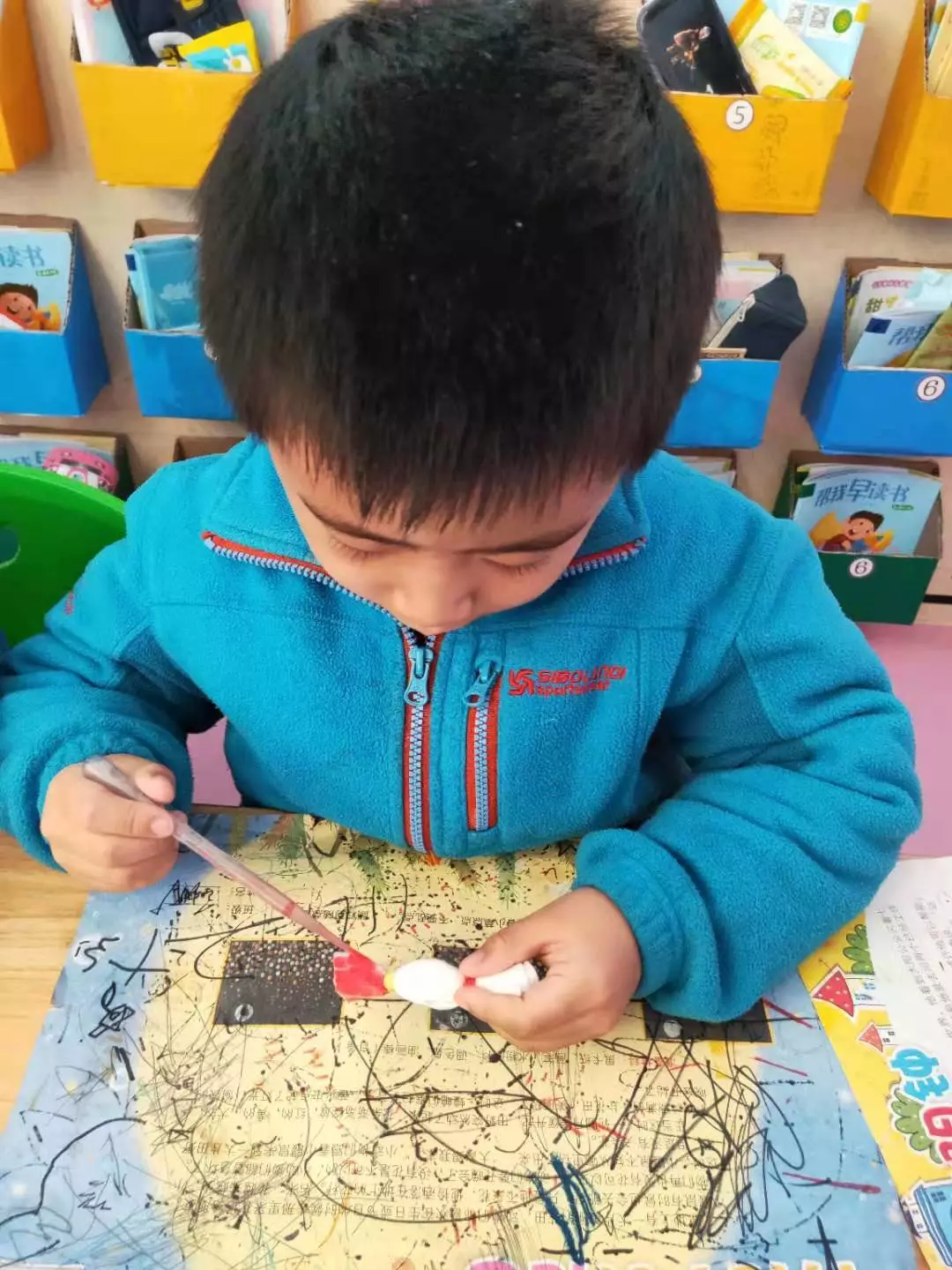 中班艺术领域美术活动 |《有趣的扎染》-幼师课件网第6张图片