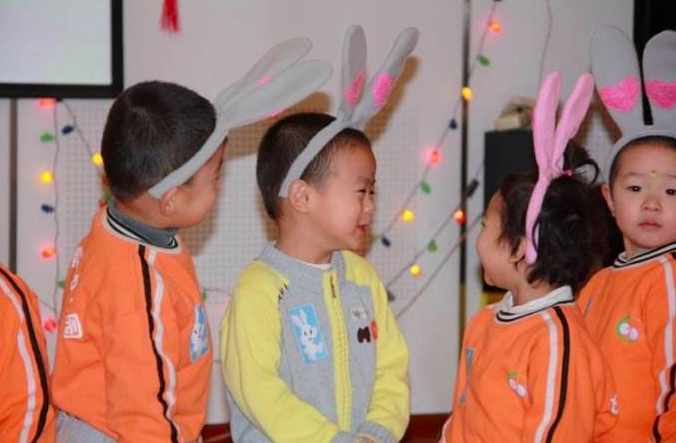 中班元旦联欢 | 如何引导孩子自己组织一场联欢会？-幼师课件网第3张图片