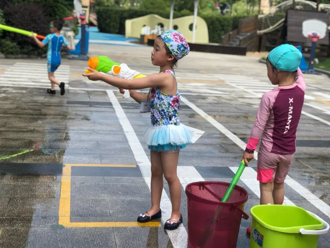 暑期活动 | 打水枪当天降温加下雨怎么办？-幼师课件网第49张图片