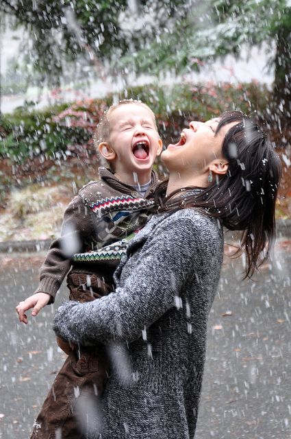 细雨 | 下雨天只会睡觉？这十个游戏给你和孩子雨天的专属浪漫-幼师课件网第8张图片